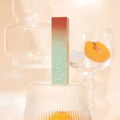 KAINE Glow Melting Lip Balm – сяючий бальзам для губ 03 Warm Apricot