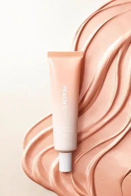 Peach C Beige Glow Makeup Base – світло-бежева сяюча база під макіяж 35 мл