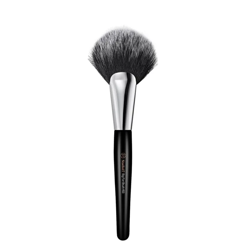 Studio17 Big Fan Brush 453 — Великий віяловий пензлик