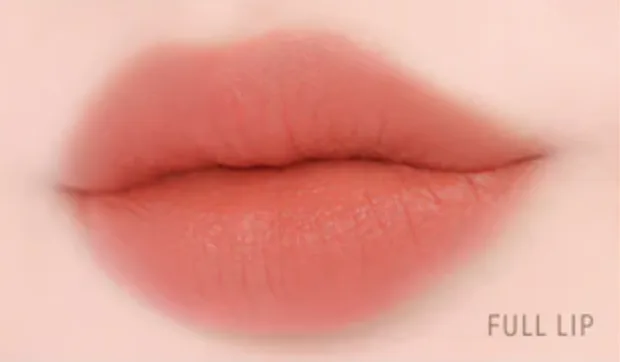 BRAYE Lip Sleek Blur – напівматовий бальзам для губ 02 Bubbly (термін придатності до 09.01.2027)