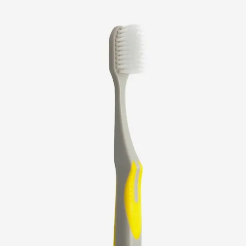 Зубна щітка з щетиною середньої жорсткості UFC Dentultima