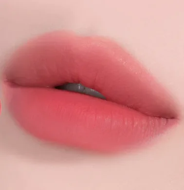 CLIO Volumate Blur Tint – вельветовий матовий тінт 102 Bouncy Berry (УЦІНКА: термін придатності до 30.04.2027)
