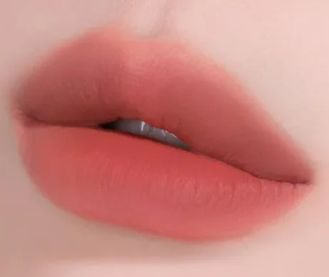 CLIO Volumate Blur Tint – вельветовий матовий тінт 104 Misty Fig (УЦІНКА: термін придатності до 03.04.2027)