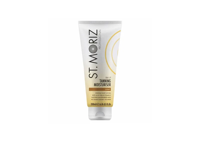 Зволожуючий лосьйон для поступової засмаги ST. MORIZ Professional Tanning Moisturiser Light 200 мл