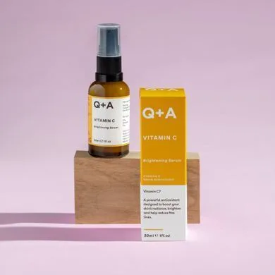 Q+A Vitamin C Brightening Serum — сироватка з вітаміном С