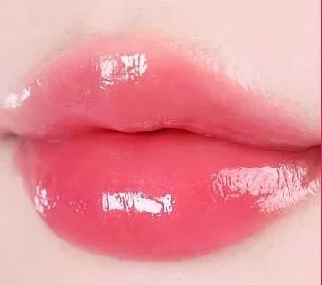 TOCOBO Glass Tinted lip Balm – глянцевий бальзам для губ 011 Flush Cherry