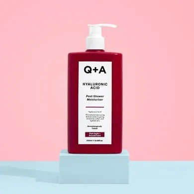 Q+A Hyaluronic Acid Post-Shower Moisturiser – молочко для експрес-зволоження після душу 250 мл