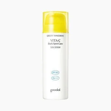 GOODAL Green Tangerine Vita C Dark Spot Care Sun Serum – освітлююча сонцезахисна сироватка з SPF50+ PA++++