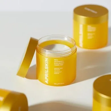 April Skin Real Calendula Hyaluronic Toner Pad – тонер-пади для обличчя з календулою 60 шт. (Термін придатності до 06.01.2027)