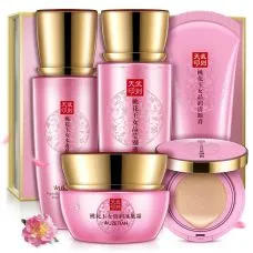 Подарунковий набір з сакурою WUZETIAN Peach Blossom Jade Crystal Plant Extracts Skin Care