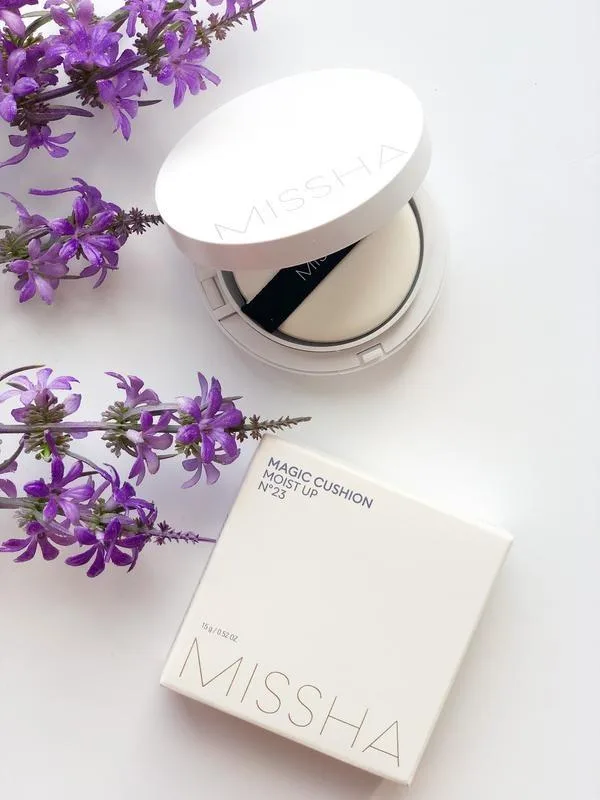 Кушон зволожувальний MISSHA Magic Cushion Moist Up SPF50+ PA+++ 15g #21 Світлий бежевий (1486699180)