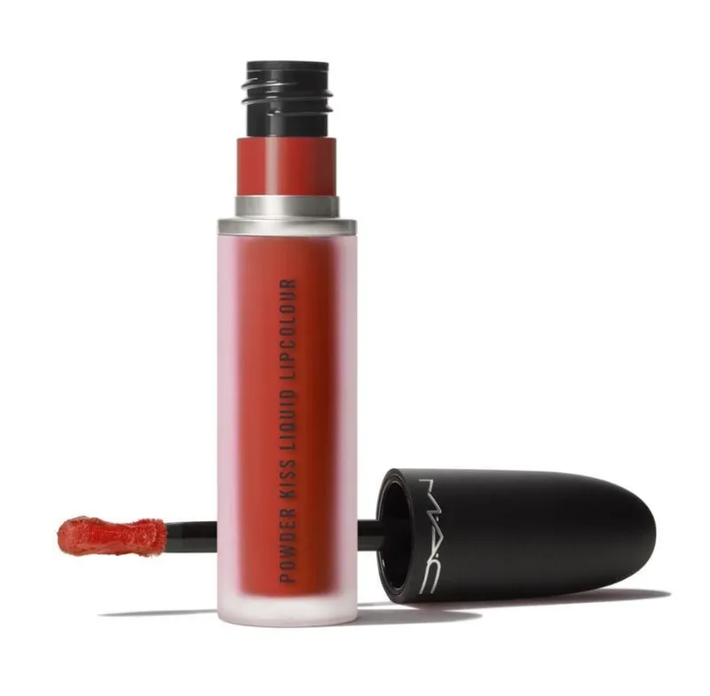 Помада губна рідка матова MAC’s Powder Kiss Liquid Lipcolour #Devoted To Chili (28552245)