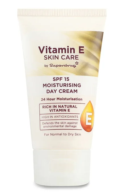 Крем денний зволожувальний для нормальної та сухої шкіри SPF15 Superdrug Vitamin E 50 мл