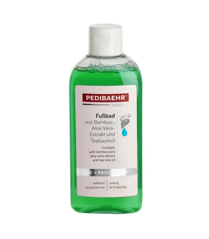 Fussbad Mit Bambus Und Aloevera Extrakt Und Teebaumöl — Ванночка для ніг з екстрактом бамбука, алое вера та маслом чайного дерева