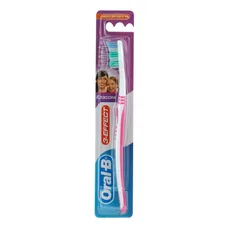 Зубна щітка ORAL-B 3 Effect Classic 40 середня №1