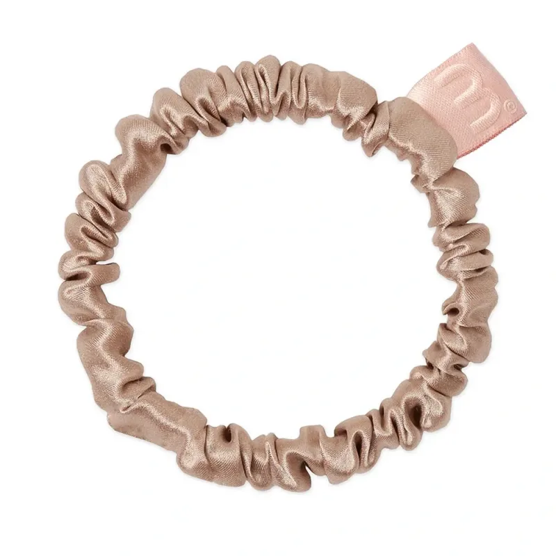 Тонка шовкова резинка MON MOU Silk Slim Scrunchie — відтінок