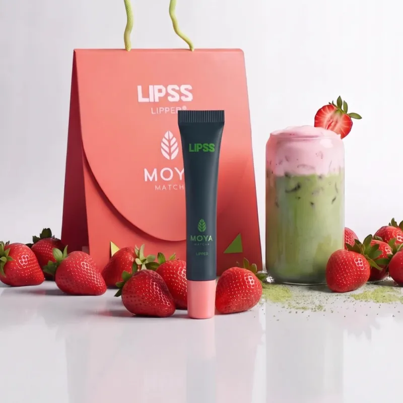 Lipss × Moya Matcha Matcha Strawberry Lipper Бальзам для губ Матча-Полуниця 10 мл