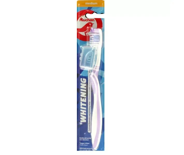 Зубная щетка Auchan Whitening Medium, с колпачком