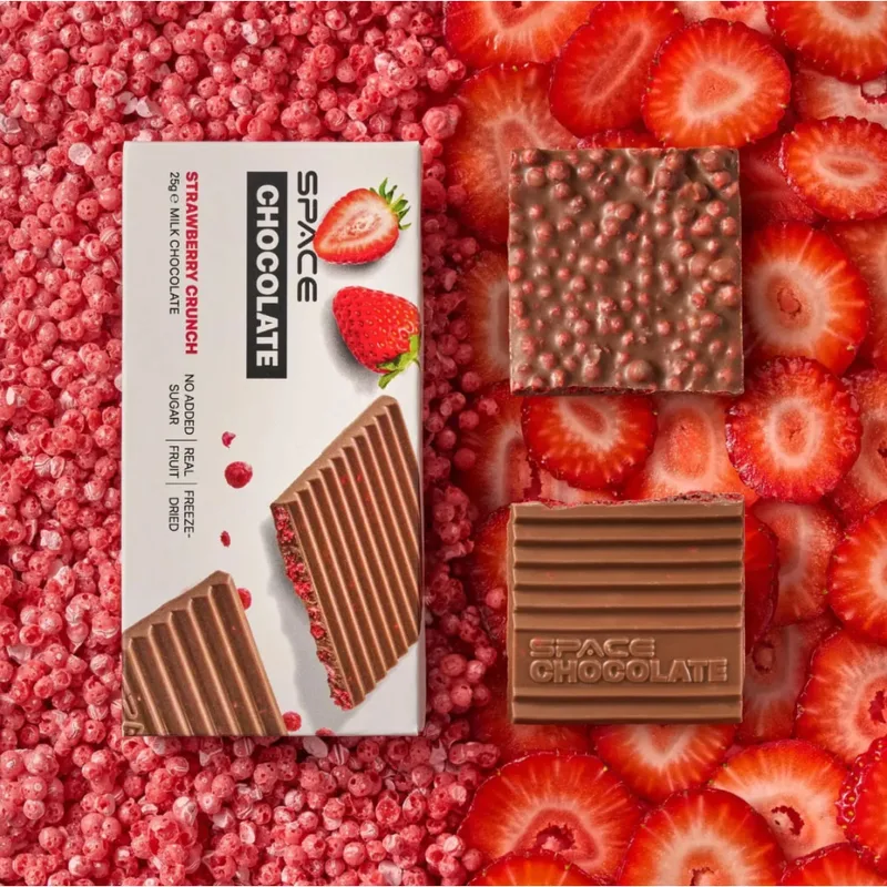 SpaceFood Space Bite Chocolate «Полуниця» - Шоколад молочний з кульками полуниці 25 г