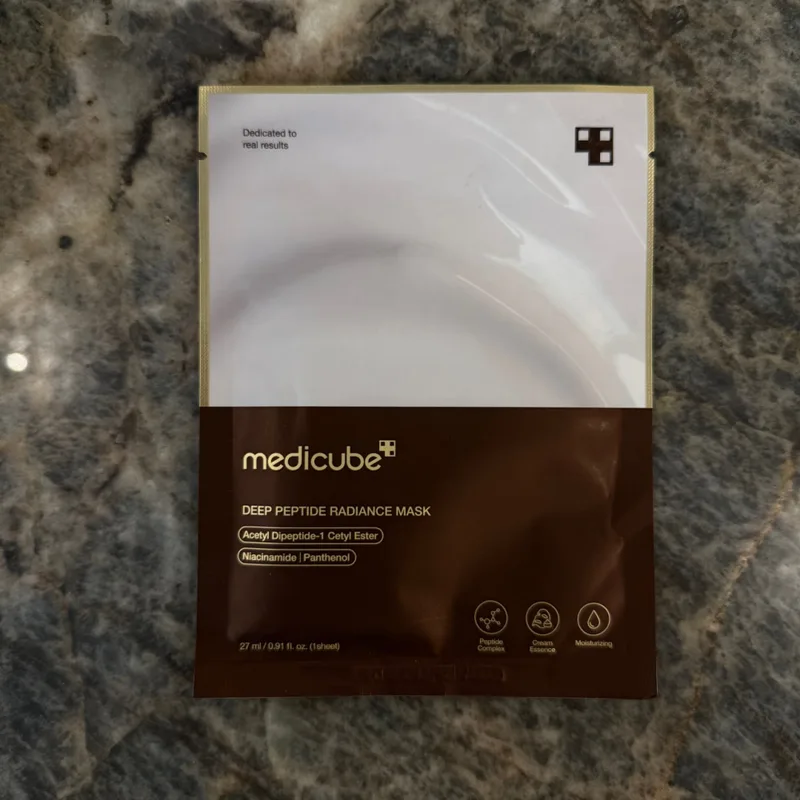 Глибоко зволожувальна маска з пептидами MEDICUBE Deep Peptide Radiance Mask 27 мл