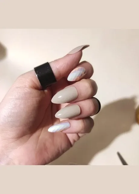 Накладні нігті із клеєм Cosmetics False Nails Stiletto "Nude Holographic" Technic (301417095)