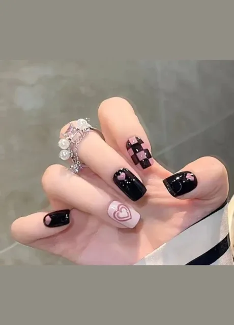 Накладні нігті в комплекті зі скотчем для приклеювання - Pink Hearts Nails (298285506)