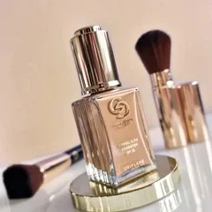 Тональна основа Oriflame Giordani Gold Сяюча SPF 25 відтінок слонова кістка 30 мл (43247)